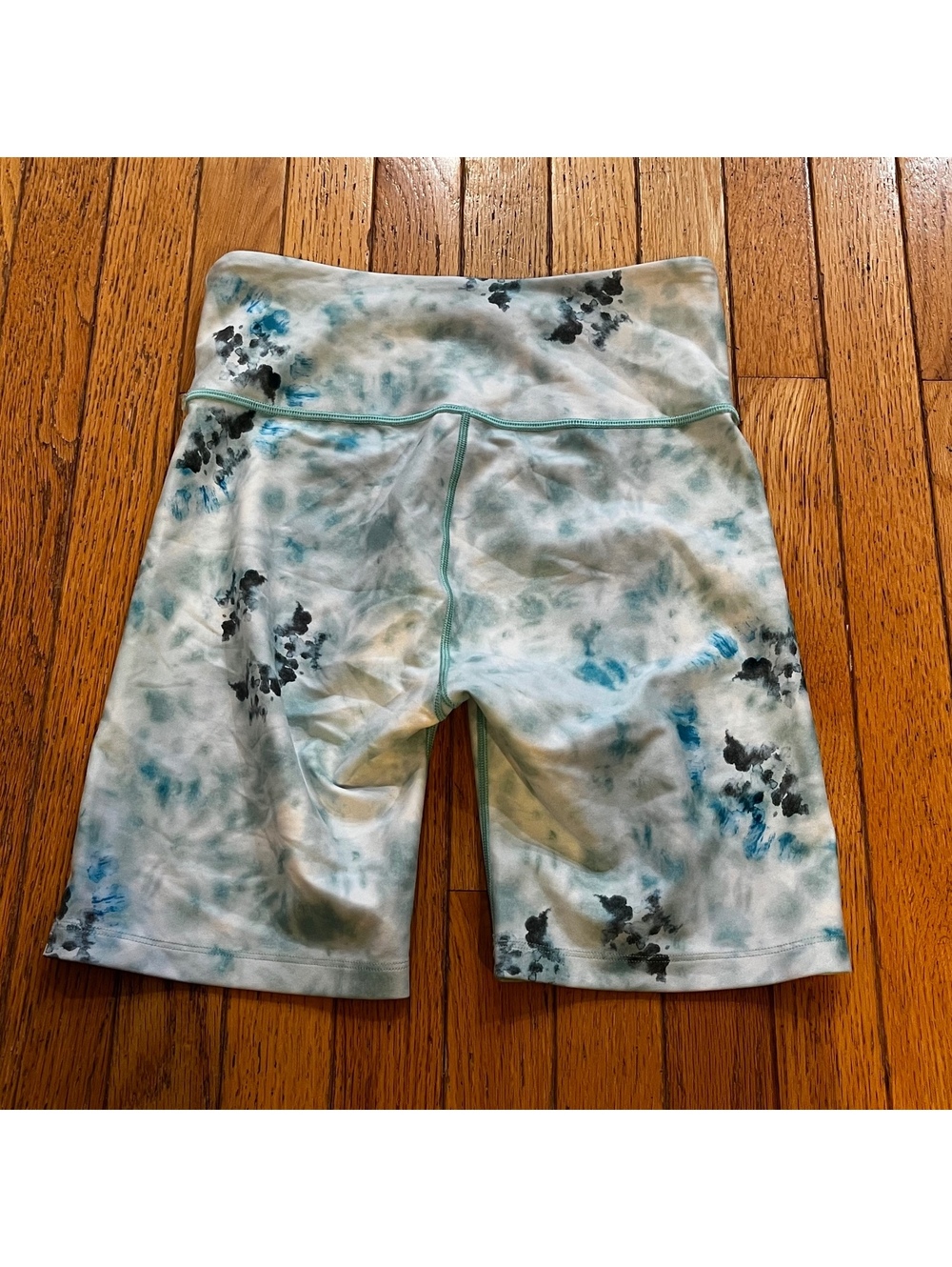 Peloton Medium Tie-Dye Biker Shorts - Picture 5 of 5